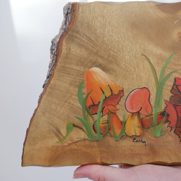 60s vintage Myrtlewood hand-painted mushroom wall décor 9” x 7” - Picture 4 of 10